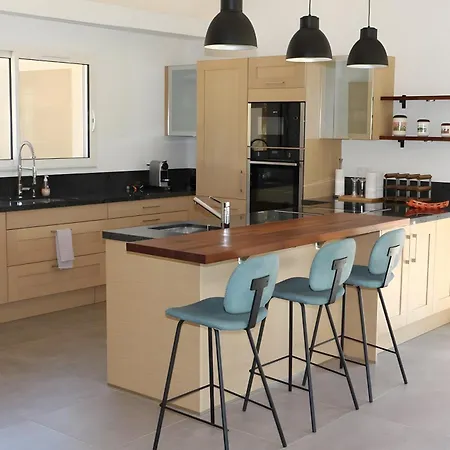Holiday home Maison Les Hirondelles *