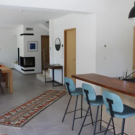 Holiday home Maison Les Hirondelles *