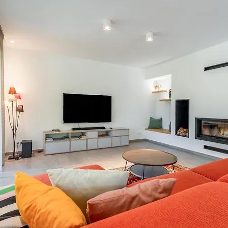 Holiday home Maison Les Hirondelles