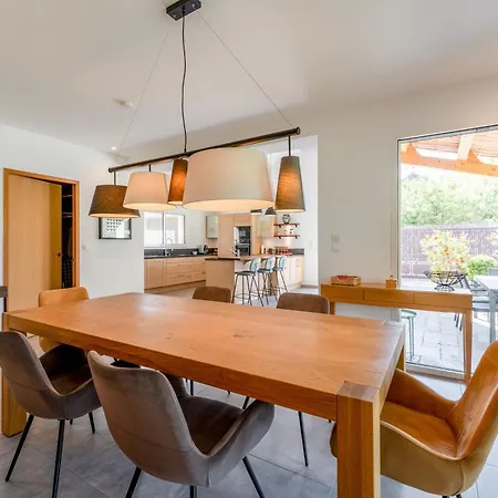 Holiday home Maison Les Hirondelles