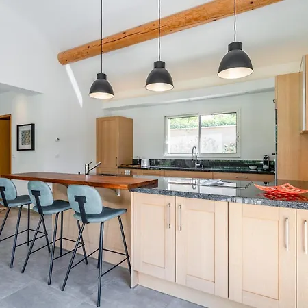 Holiday home Maison Les Hirondelles *
