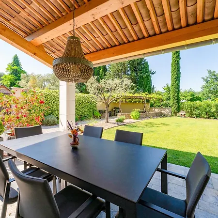 Holiday home Maison Les Hirondelles