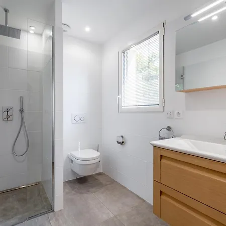 Holiday home Maison Les Hirondelles